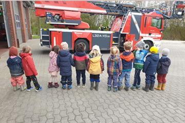 Kita Kinder bei der Feuerwehr Lohne
